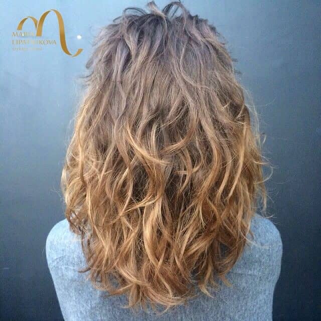 Simple Yet Effective Wavy Perm Hair