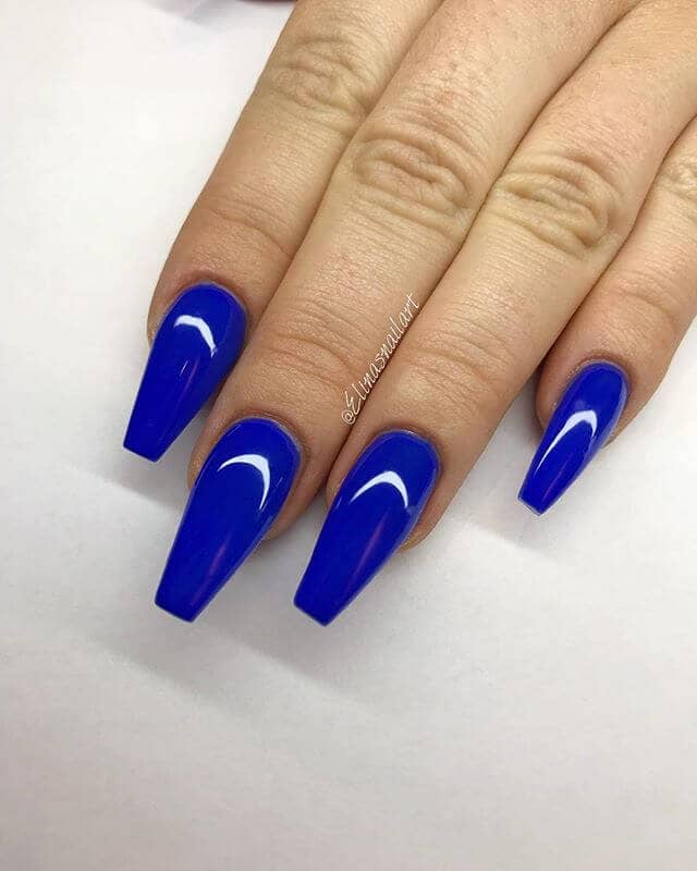 Simple and Classic True Blue Nails