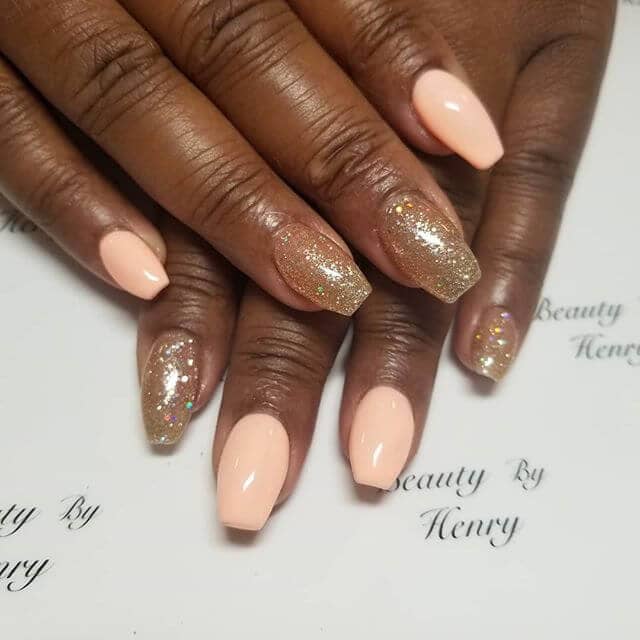 Give Your Digits a Fresh Clean Look with this Gold Nail Idea