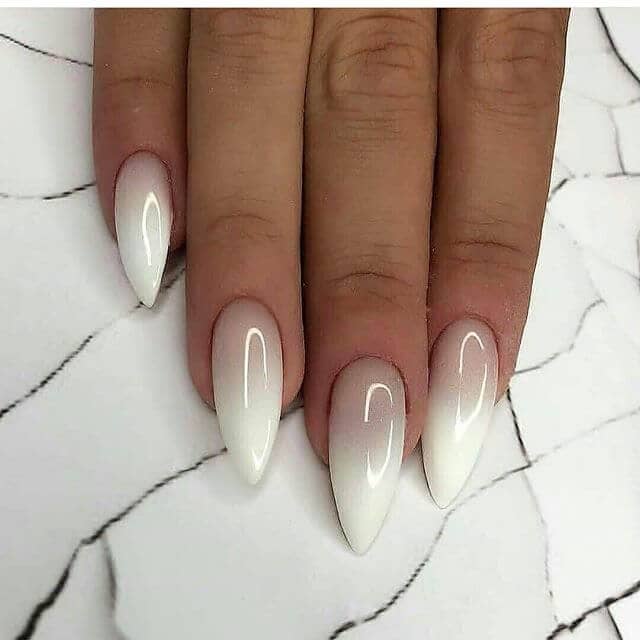 White Ombre Nails for a Pretty Christmas
