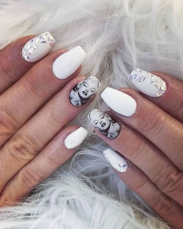  Glitzy and Glamorous Marilyn Monroe Themed White Nails with Black Polish