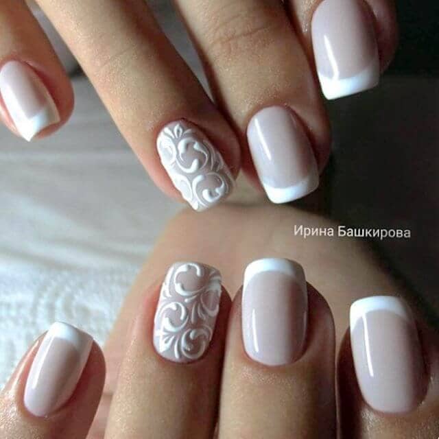 Pretty Manicure with a Romantic Accent