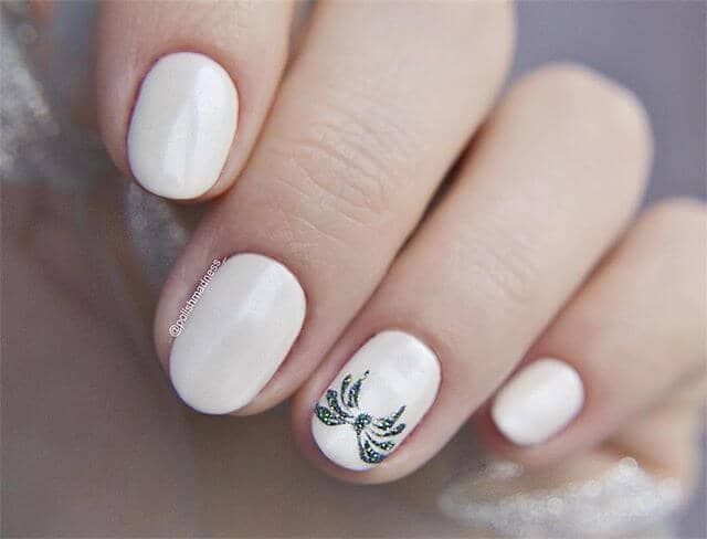 Lovey White Nails with a Glistening Bow