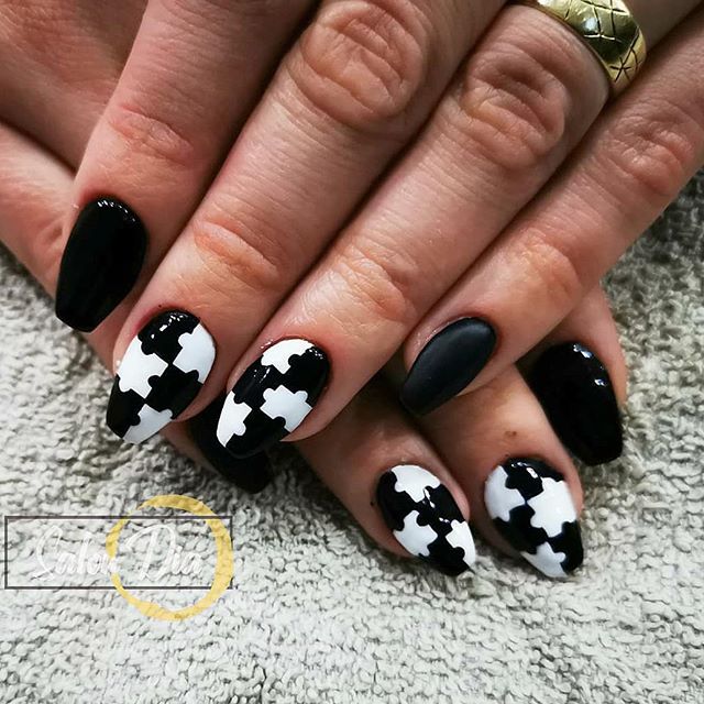 Black And White Delicate Puzzle Nails