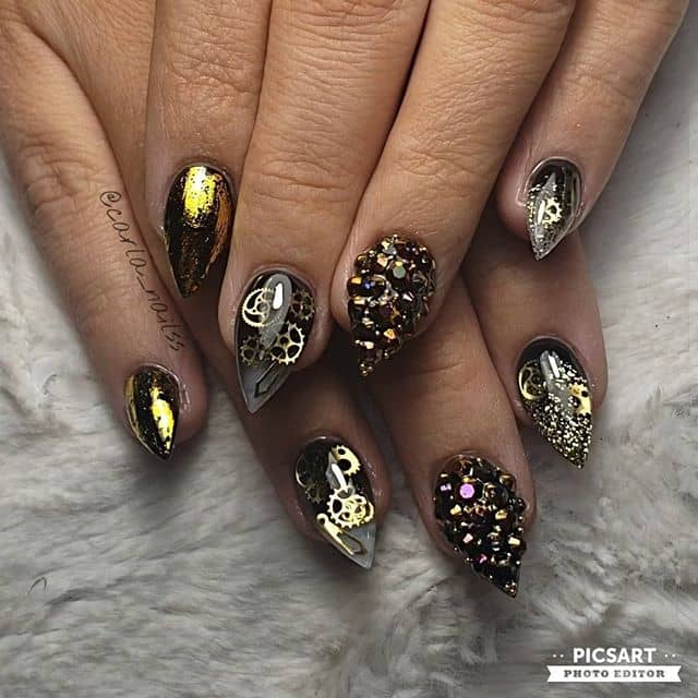 Awesome Futuristic Black-And-Gold Steampunk Nails