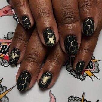 50 Jaw-Dropping Black and Gold Nail Designs That Will Make You Gasp ...