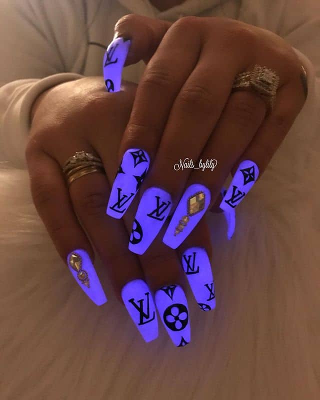 Louis Vuitton Brand Nails Art Design - Logo Stickers and Stamping