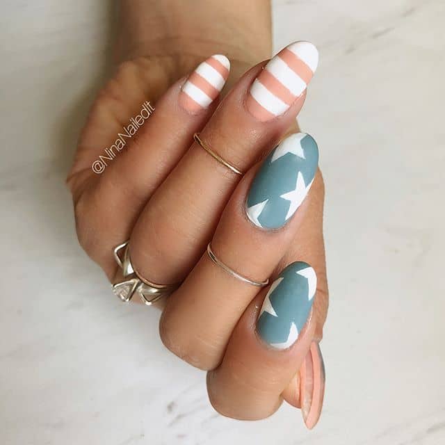A Simple Stars and Stripes Nail Design