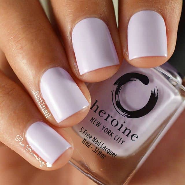 Pretty and Easy Light Purple Nails