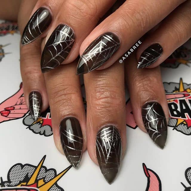 Awesome Spiderweb Black and Gold Nail Art