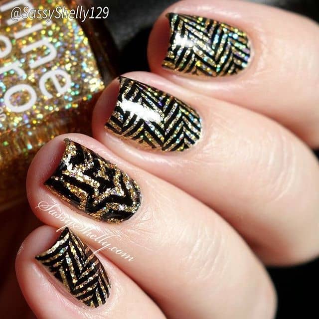 Design for Short Nails: Gatsby Gold and Black Inspo Nails