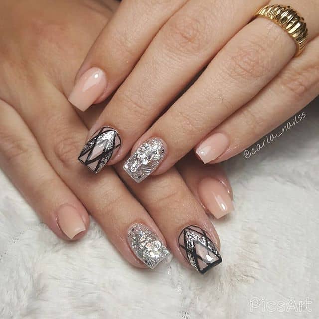 Nail Designs: Glamorous Silver Glitter and Black Outline Nail Art