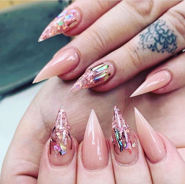 46 Cute Pointy Acrylic Nails that are Fun to Wear in 2022