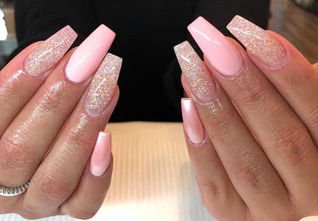 Light Pink Nails with Diffuse Gold Accents