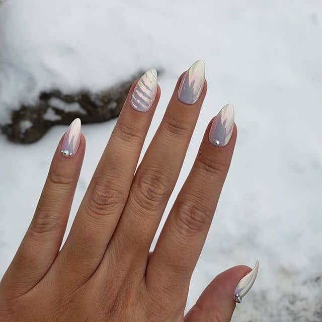 Chromed Dipped Manicure with Elegant Details