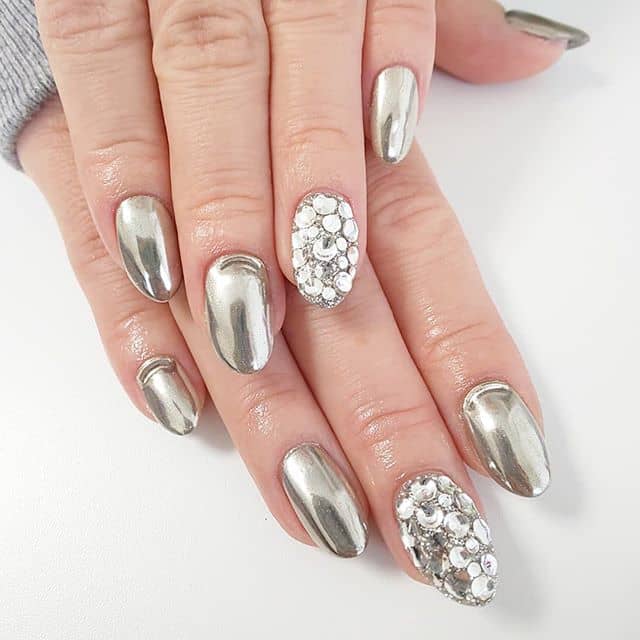 Metallic Gemstone Rounded Silver Nails