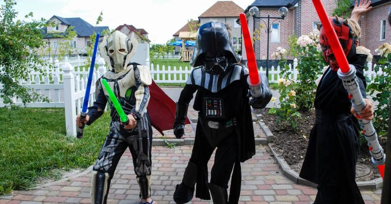 Featured image for “50 of the Best Star Wars Halloween Costumes that all the Kids will Go Crazy For”