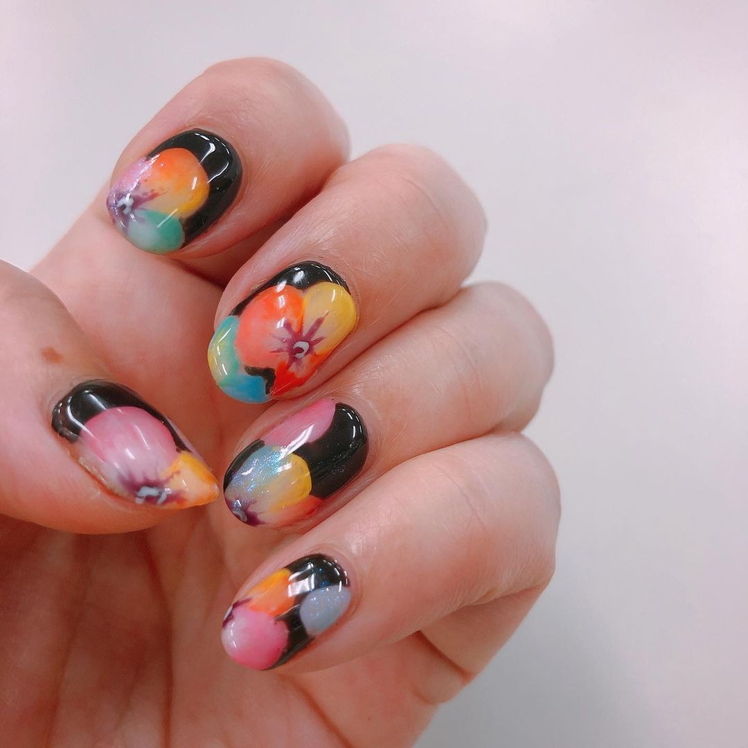Painterly Pastel Petals with Pointed Tips