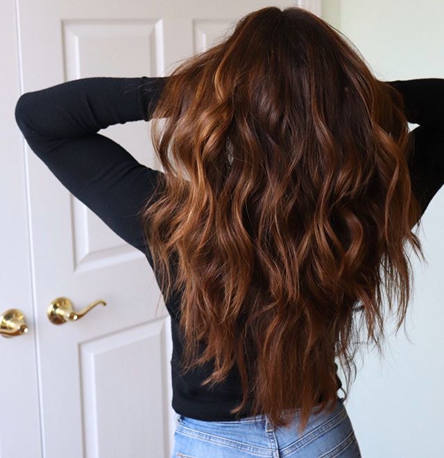 Voluminous Loose Ring Curls with Melted Honey