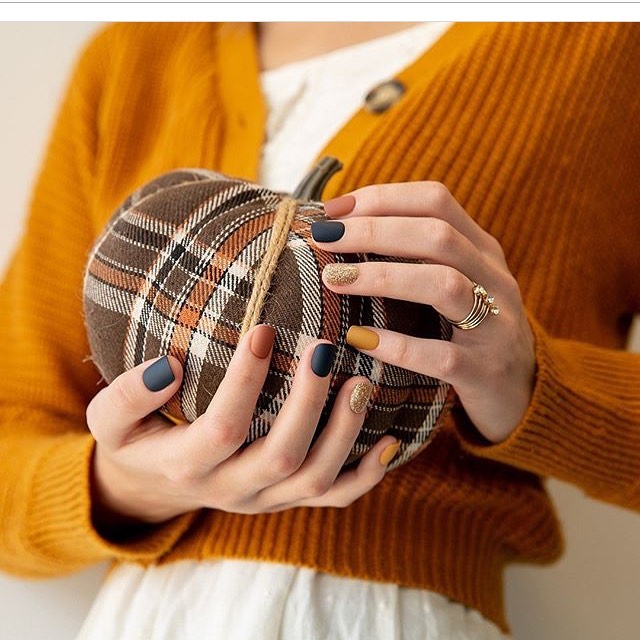 Autumn Plaid-Inspired Fall Nail Colors