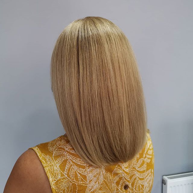 Straight Bob Hairstyle with Baby Lights