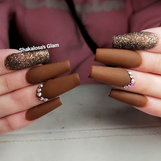 Glamorous Brown with Shimmery Accent Nails