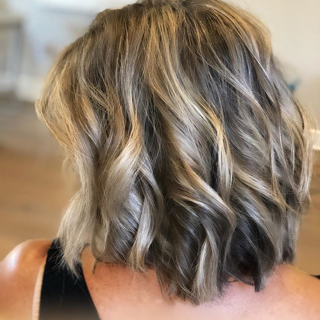 Shoulder Length Hairstyles for Women: Layered Blonde Bob with Gold Balayage