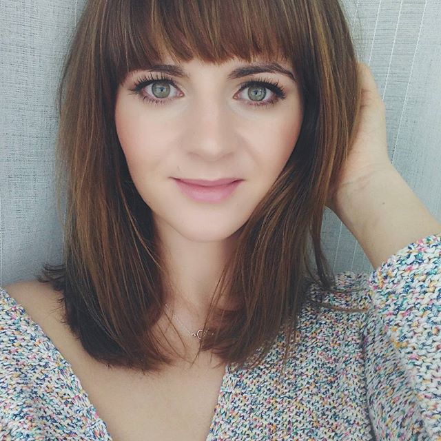  Relaxed Mid-Length Cut with Bangs and Highlights