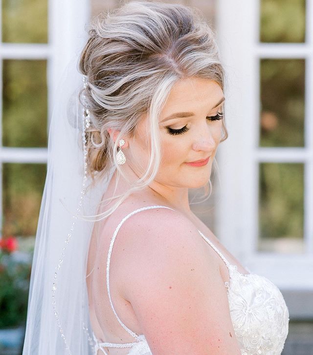 Center Stage Veil on a Loose, Low Bun