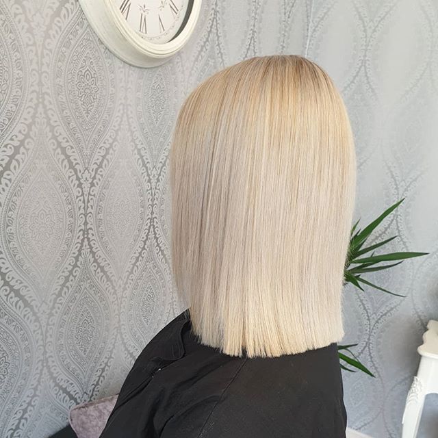 Platinum Blonde Straight Bob Cut with Straight Ends