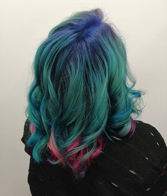  Medium-Lenth Blue and Purple Hair with Loose Curls