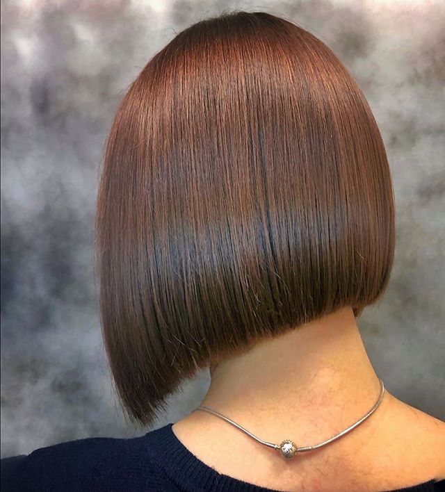 Uneven Curtain Blunt Bob Hairstyle for the Sassy Ones