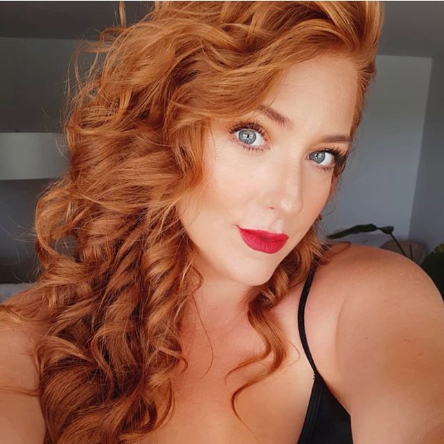 Beautiful Hairstyles for Wavy Red Tresses