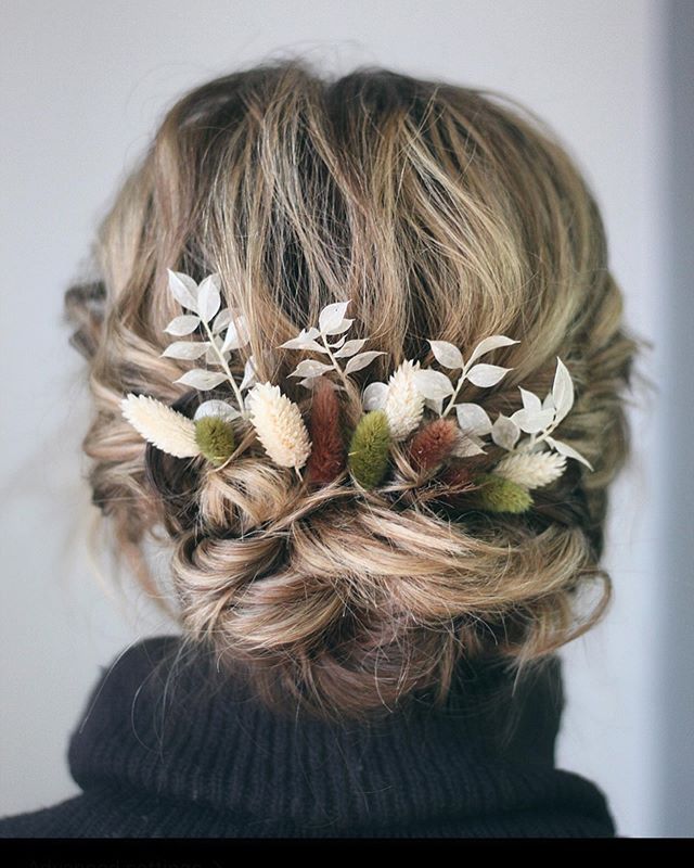 Wedding Hairstyles for Short Hair with Leaves and Flowers