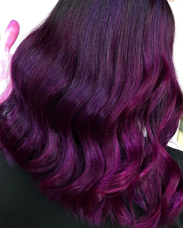 Flashy Mauve Thick Curled Hairstyle with Silver Purple Hair