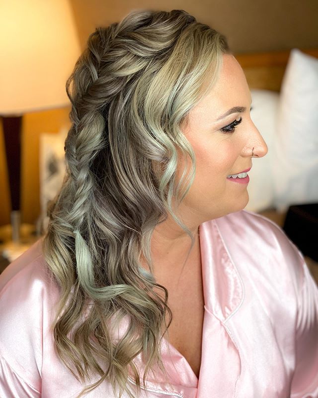  Loose Curls Accentuated With Thick Fishtail Braid