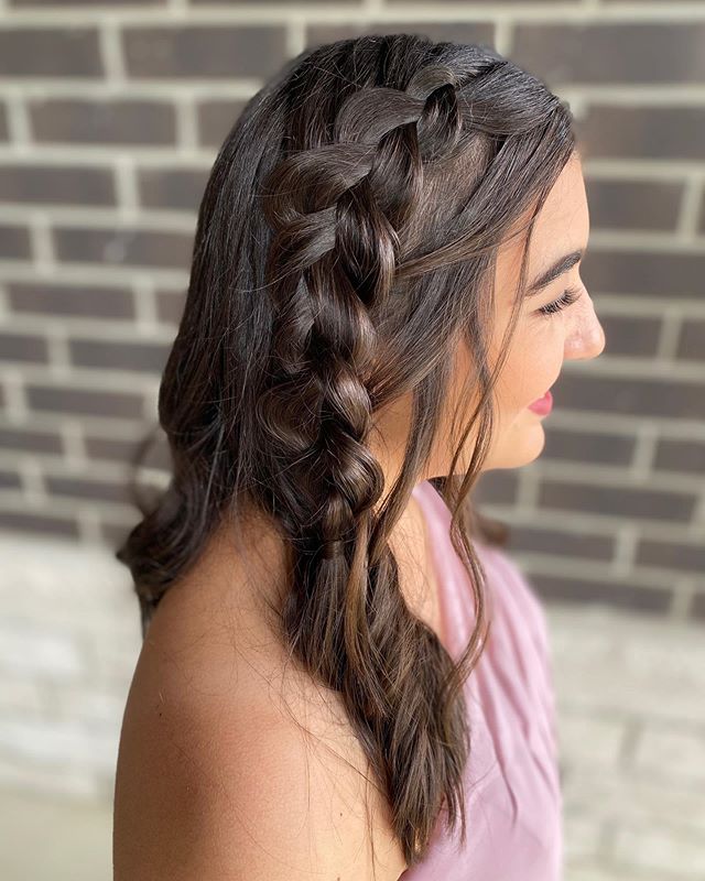 Simple Flowing Locks With A Loose Braid