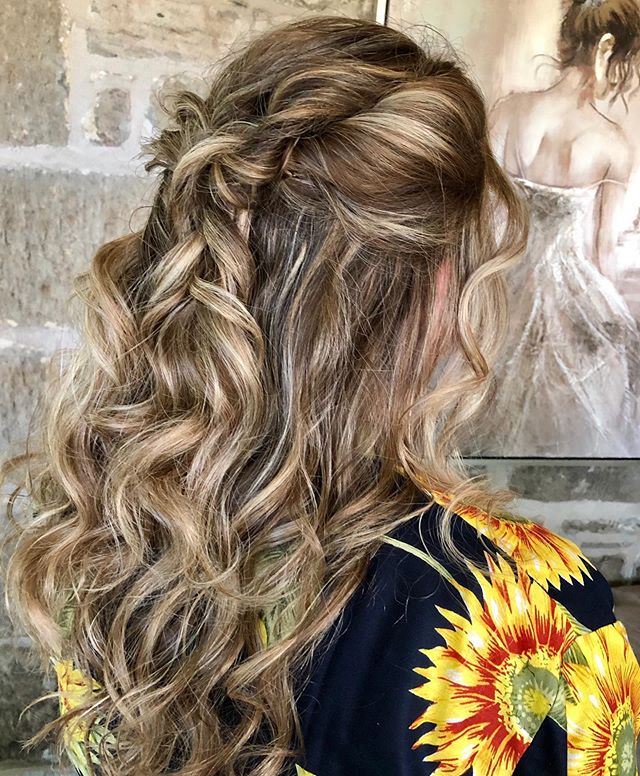 Easygoing Half-up Twisted Curls
