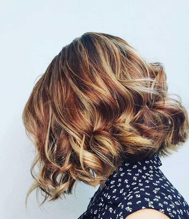 Over-the-Shoulder Bob with the Sweetest Ringlets