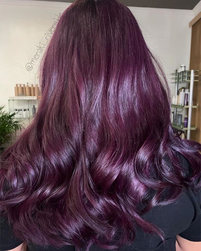 Loose, Tumbling, Mauve Toned Locks