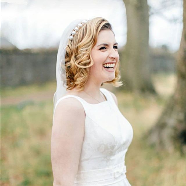 Cute and Shorty Curly Hair which is Perfect for Brides