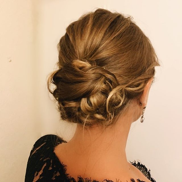  Lovely Twisted Bun For Alluring Flair