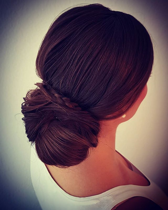 Voluminous Bun With A Twist