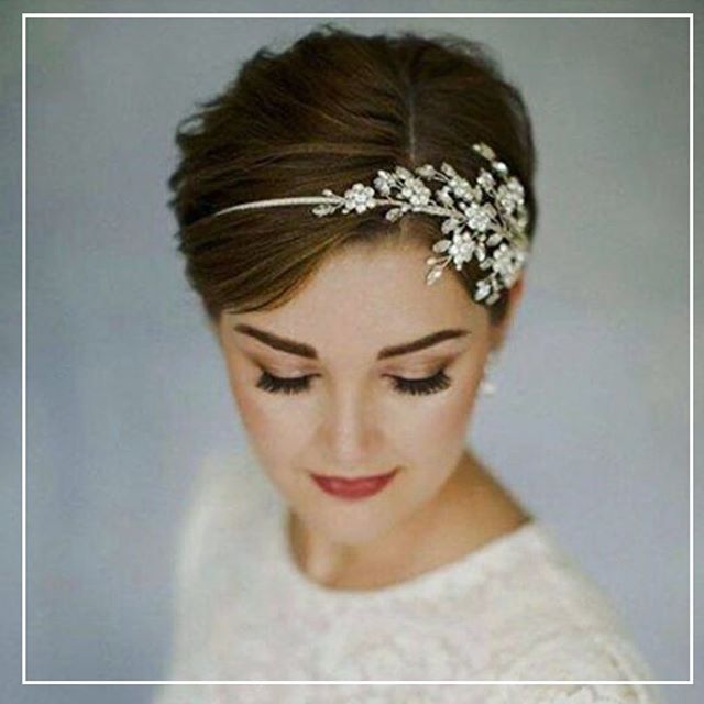 Headband Glamorizes Simple Pixie Cut