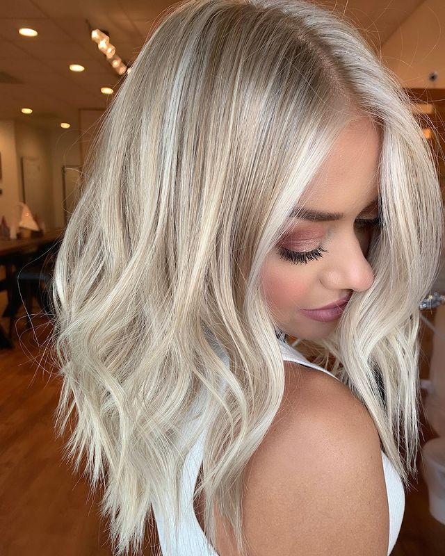 Gentle Waves with Platinum and Ash Blonde Highlights